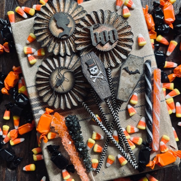 igirlzoe: tim holtz sizzix halloween vault party favors