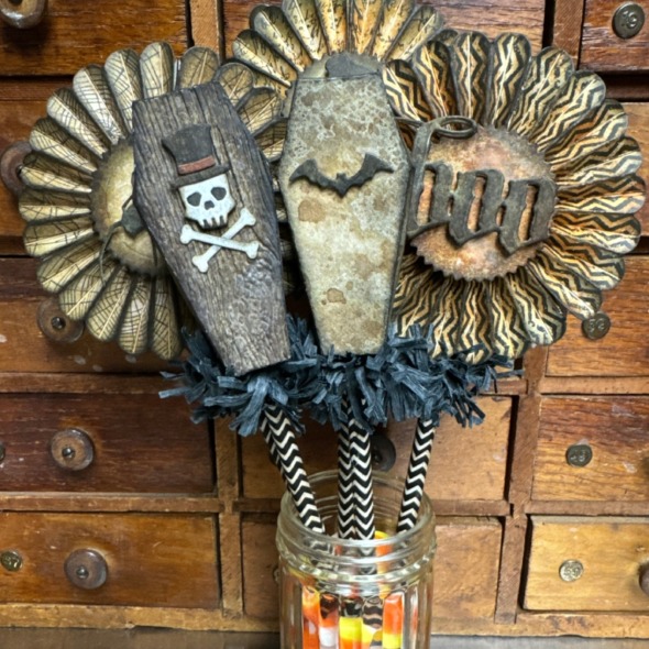 igirlzoe: tim holtz sizzix halloween vault party favors