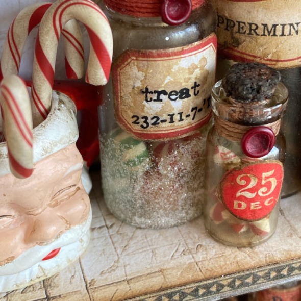 igirlzoe: tim holtz idea-oloy christmas